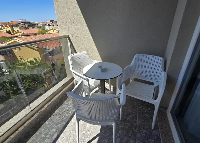 Golapp - Golem's Luxury Golem (Tirana)